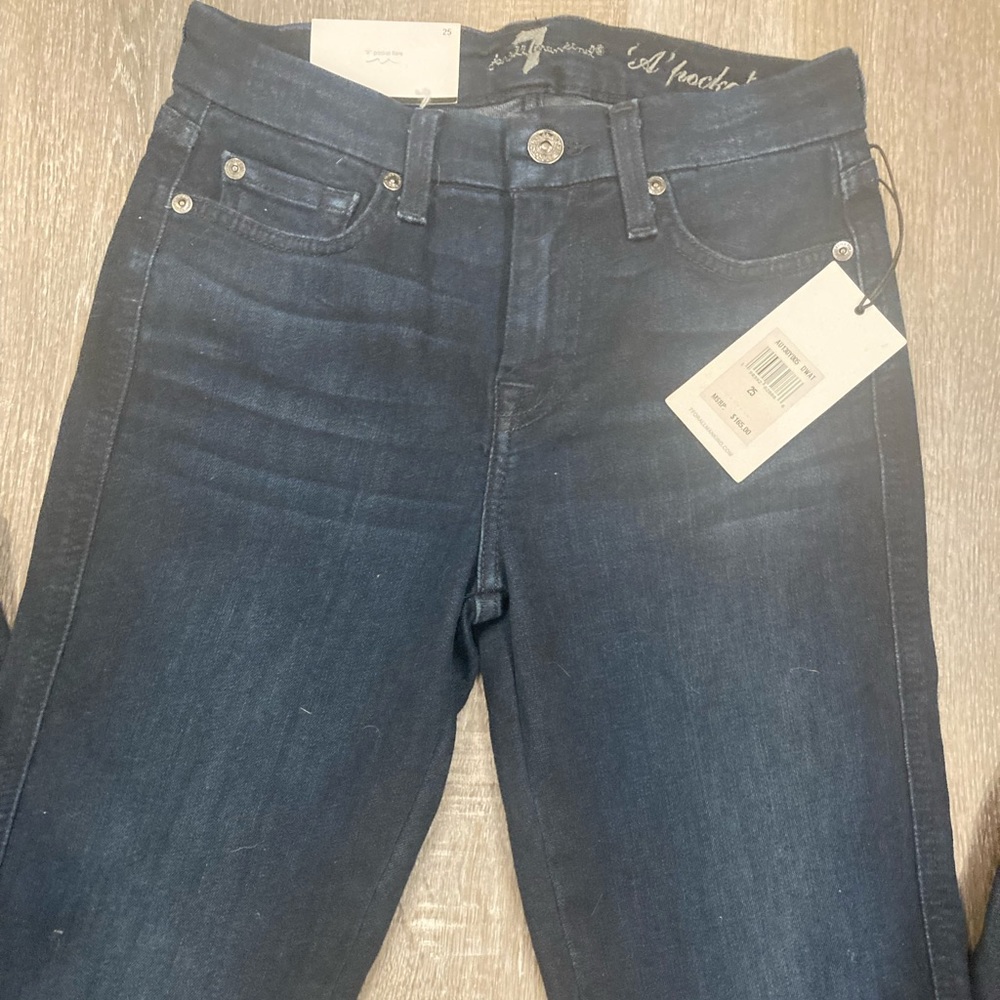 A pocket jeans size 25